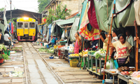 Maeklong Railway Market